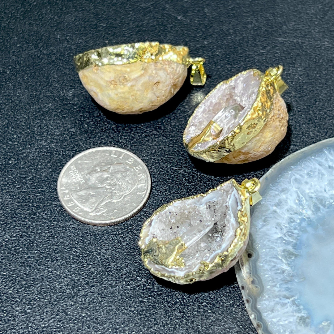 Oco Geode Druzy Crystal Pendant with Quartz Point (Gold Plated) Gemstone Jewelry Necklace Supply